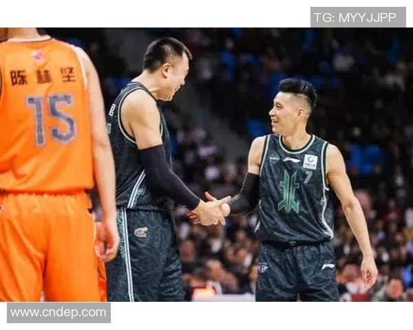 林书豪领衔北京队对决浙江队赛场激情再现篮球盛宴