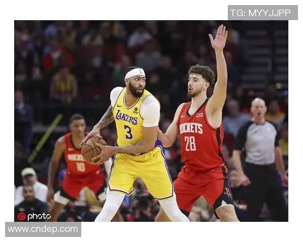火箭队与湖人队的历史对决回顾及早期交锋精彩瞬间分析