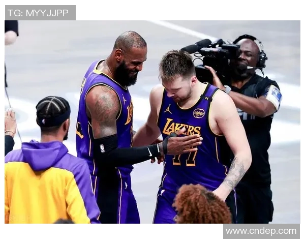 火箭与湖人精彩对决比赛录像回顾及精彩瞬间分析