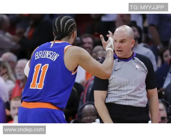 周一303热火与火箭激战一触即发谁能在NBA赛场上笑到最后 周一303热火与火箭激战一触即发谁能在NBA赛场上笑到最后